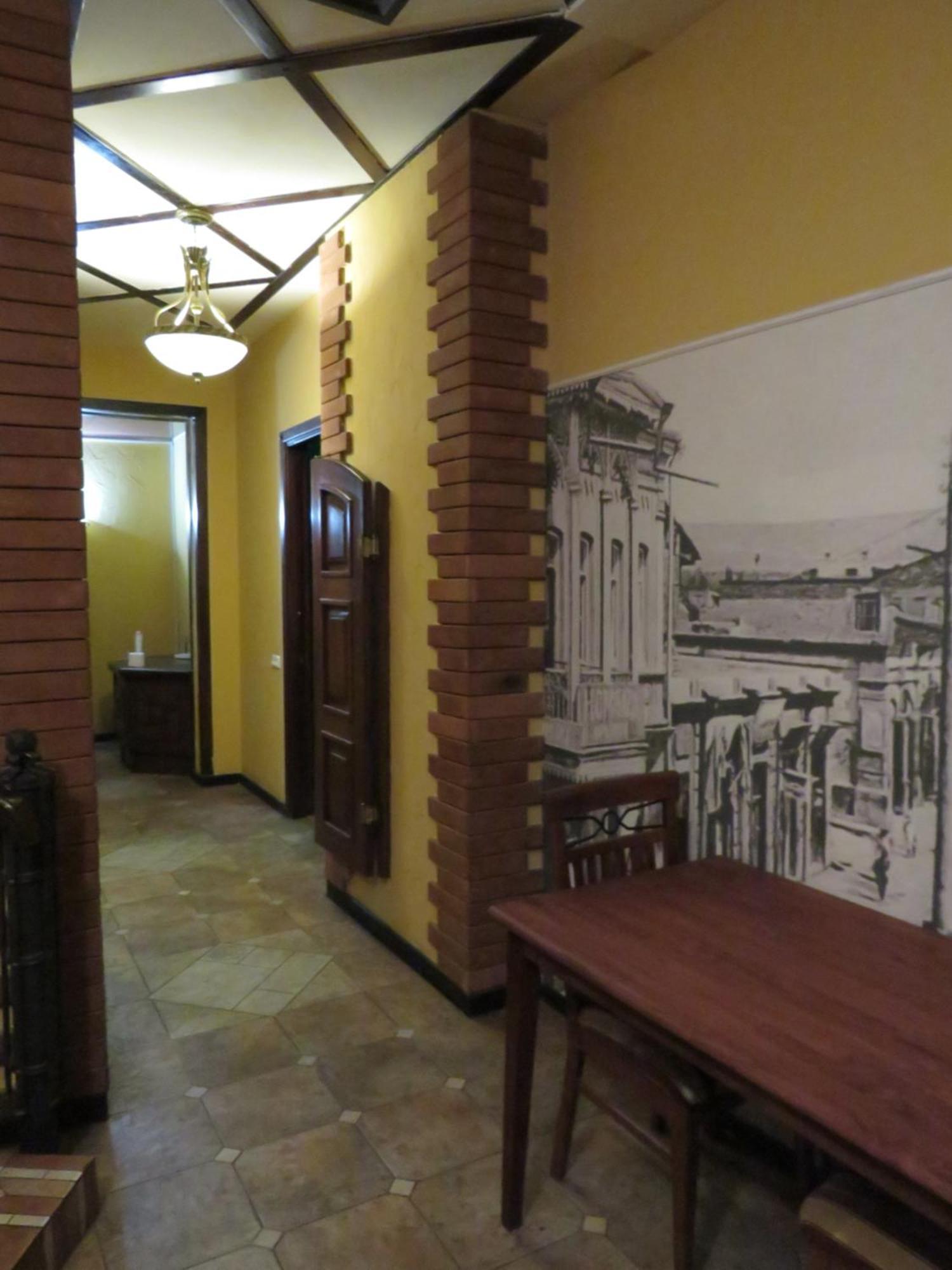 Hostel Jan In The Very Center Ереван Экстерьер фото