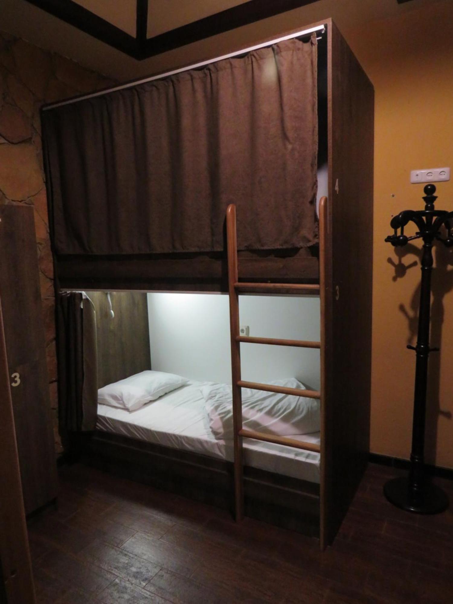 Hostel Jan In The Very Center Ереван Экстерьер фото