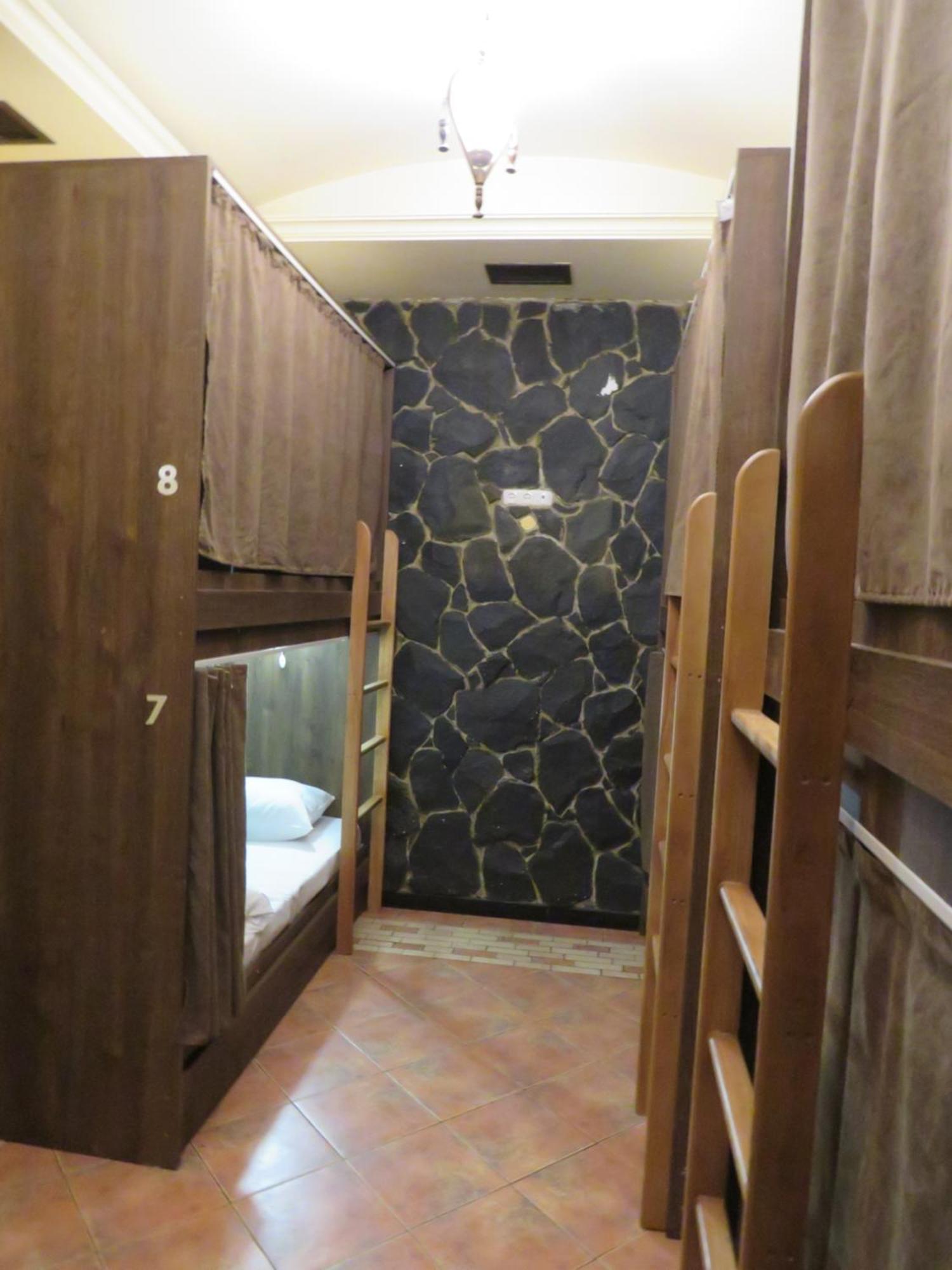 Hostel Jan In The Very Center Ереван Экстерьер фото
